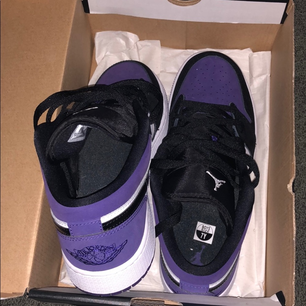 SOLD. COURT PURPLE 🔥 AIR JORDAN 1 LOW Like New - Picture 4 of 4